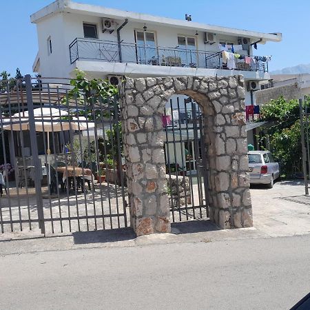 Apartments Kalamperovic بار المظهر الخارجي الصورة